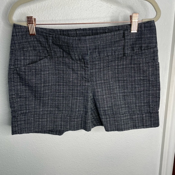 Express Design Studio Shorts Women's Size
12 Low Rise Chino Belted - Picture 2 of 10